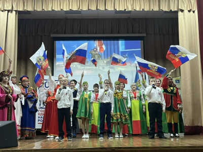 16 апреля в Юрминском СДК распахнул свои двери смотр-конкурс «Аромашевские зори», посвященный Году единства народов России.