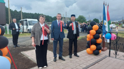 торжественное открытие памятника участникам Великой Отечественной войны в деревне Уткарма.