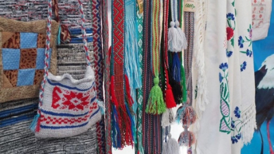 Свадебные рушники, тканые ковры и пояса-обереги показали белорусы на фестивале &quot;Мост дружбы&quot;
