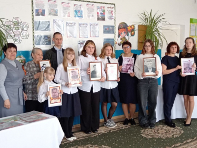 ✨ 18 апреля в Кармацкой СОШ прошла Всероссийская молодёжная акция «Наши семейные книги Памяти»! ✨